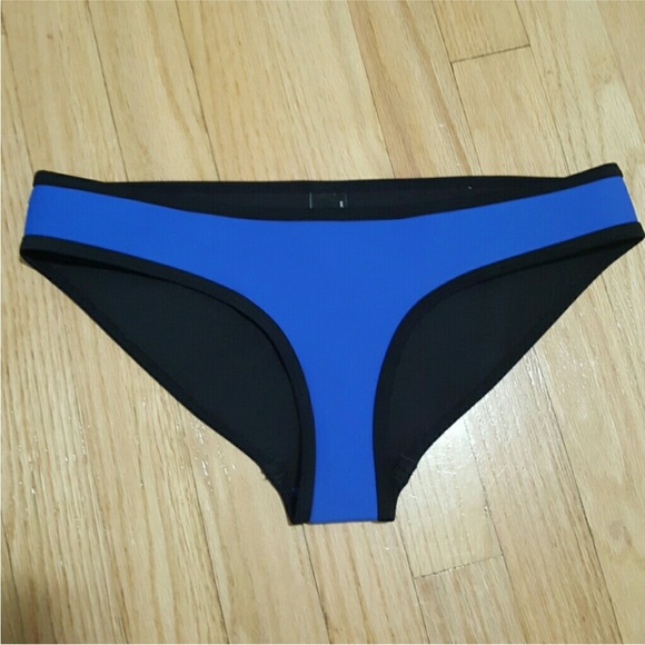 TRIANGL Chloe Bikini in Malibu Blue - Picture 7 of 13